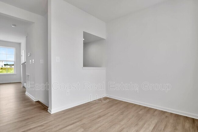 Building Photo - 153 Charterhouse St