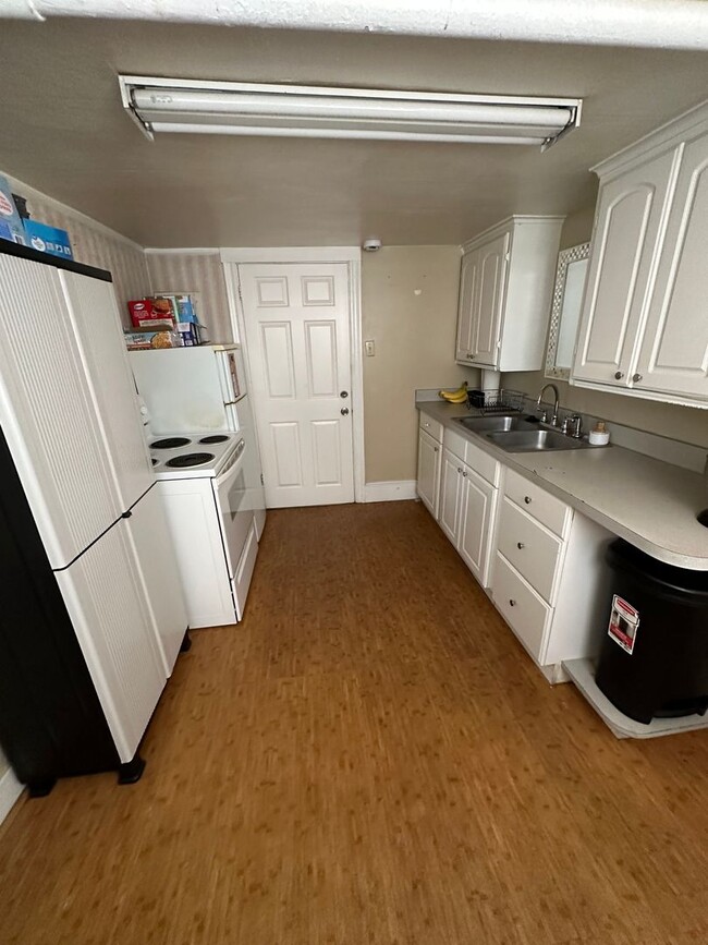 Building Photo - Provo City Center - 1 Bedroom Apartment