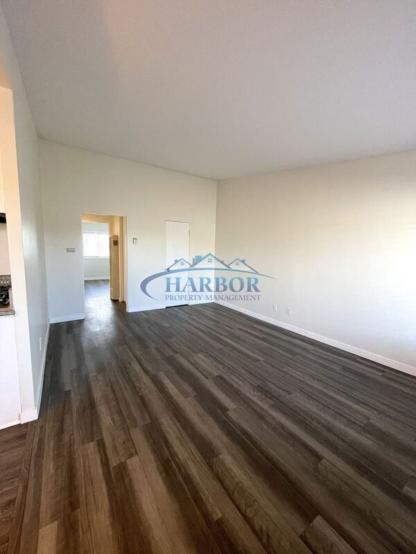 Building Photo - 4726 Del Amo Blvd