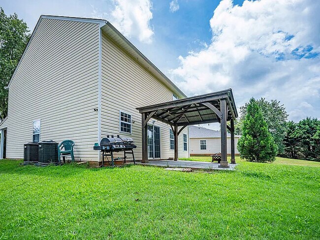 Building Photo - 211 Night Heron Dr