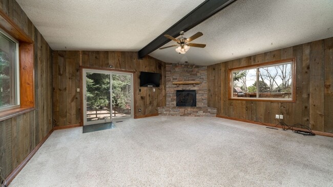 Building Photo - 5 Bedroom 3.5 Bath Home in Discovery @ Rockrimmon