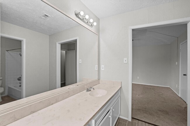 Building Photo - 7823 Bateman Ln