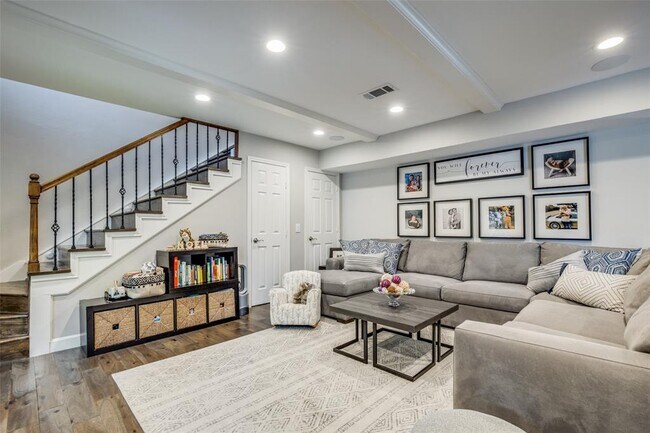 Building Photo - 4321 Dartstone Dr