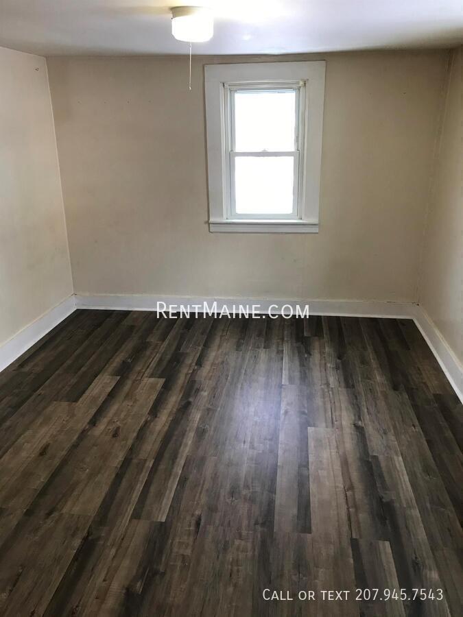 Building Photo - 8 Willow St