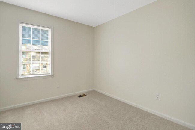 Building Photo - 4112 Century Ct