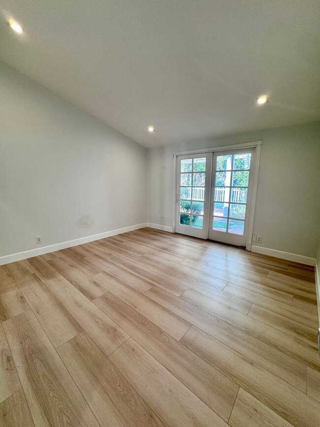 Building Photo - Beautifully remodeled 4 bedroom house in prime Woodland Hills Neighborhood