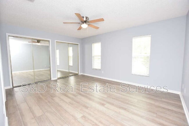 Building Photo - 6305 Christina Groves Cir E