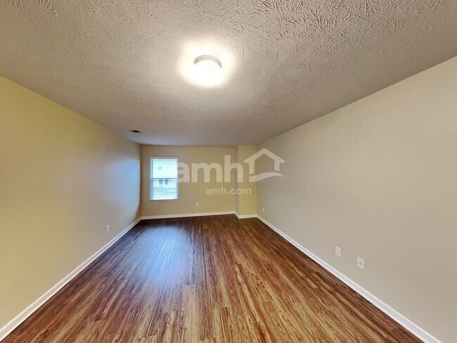 Building Photo - 40 Shady Valley Dr