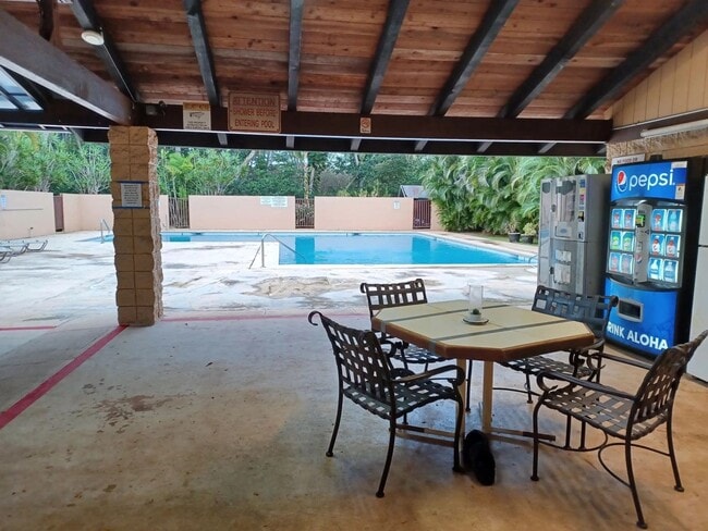 Building Photo - Waikalani Woodlands 2BD/1BA/2PK