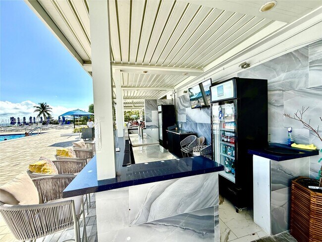 Building Photo - 1890 S Ocean Dr