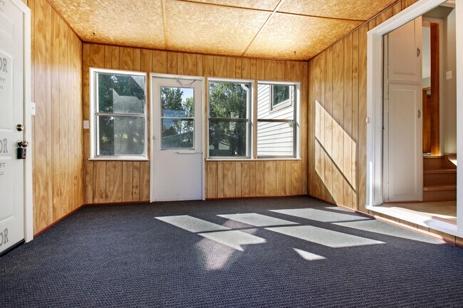 3-Season Room - 1015 1st St