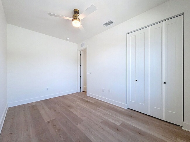 Building Photo - 340 14th St N