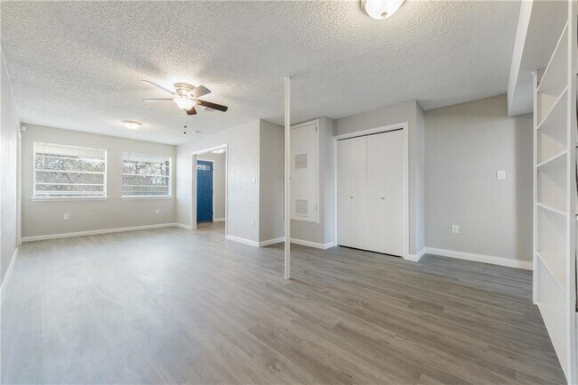 Building Photo - 4806 Pecan Springs Rd