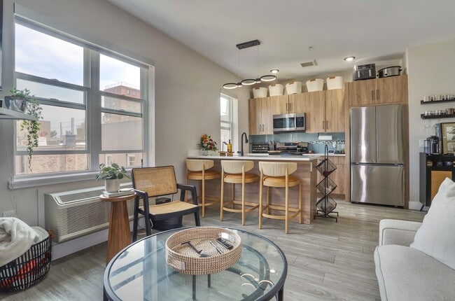 Building Photo - 212 70th St