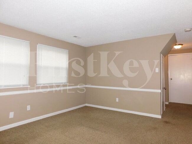 Building Photo - 2489 Millvalley Dr