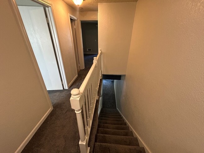 Building Photo - Fantastic 2 bed 1.5 bath townhome in Lynnw...