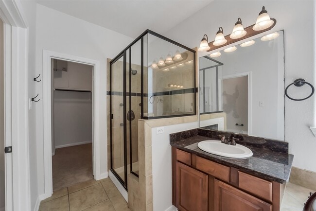 Building Photo - 1335 Studer St