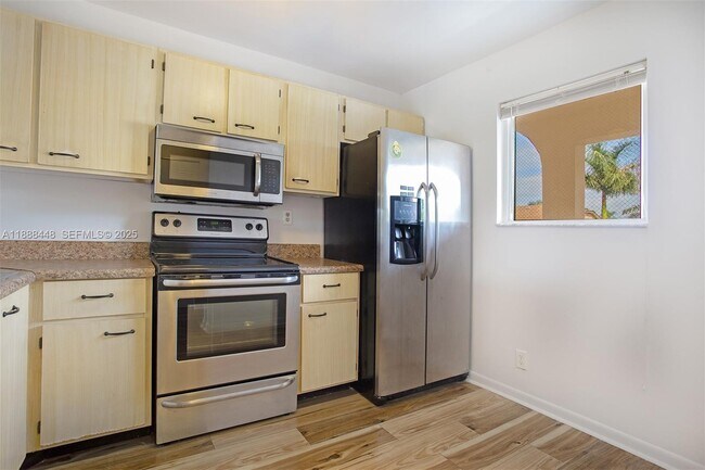 Building Photo - 9431 Boca Cove Cir