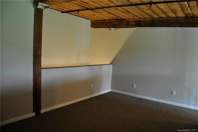 Building Photo - 201 S Hoskins Rd