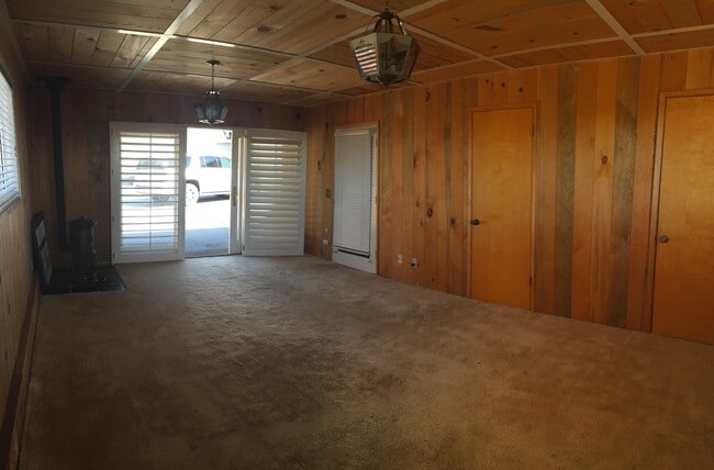 Building Photo - 1563 Sonado Rd