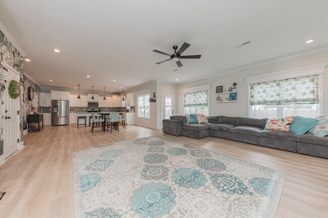 Building Photo - Coastal Elegance on a Spacious Corner Lot in Kings Harbor