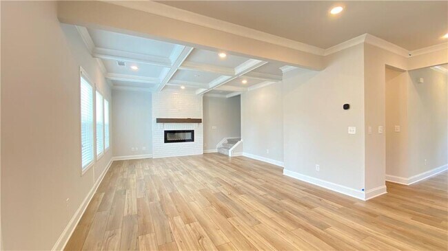 Building Photo - 4591 Silver Oak Dr SW