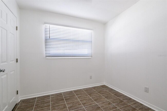 Building Photo - 927 W Olympia Ave