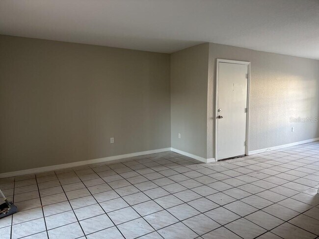 Building Photo - 9027 Westchester Cir
