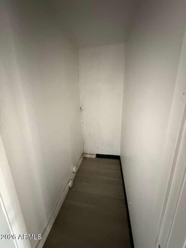 Building Photo - 398 E Ave