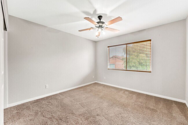 Building Photo - SUMMERLIN HOME, 3 BEDROOMS, LARGE BACKYARD, MINUTES FROM DOWNTOWN SUMMERLIN