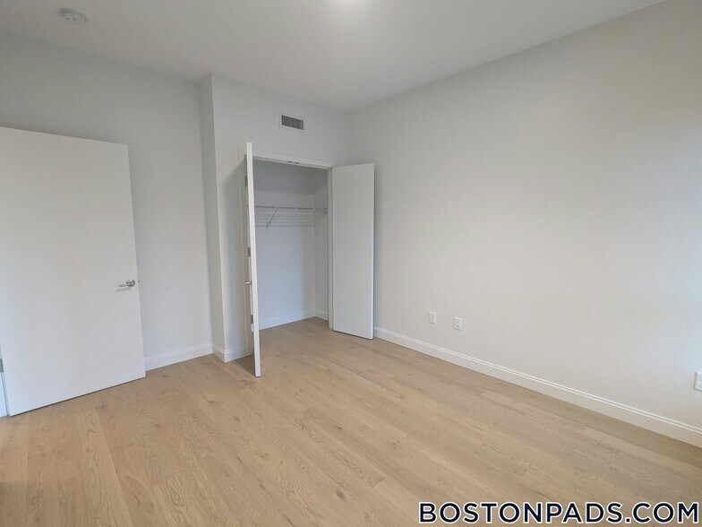 Building Photo - 55 Brighton Ave