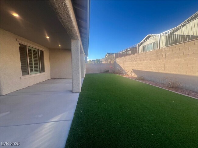 Building Photo - 2110 Millergrove Ave