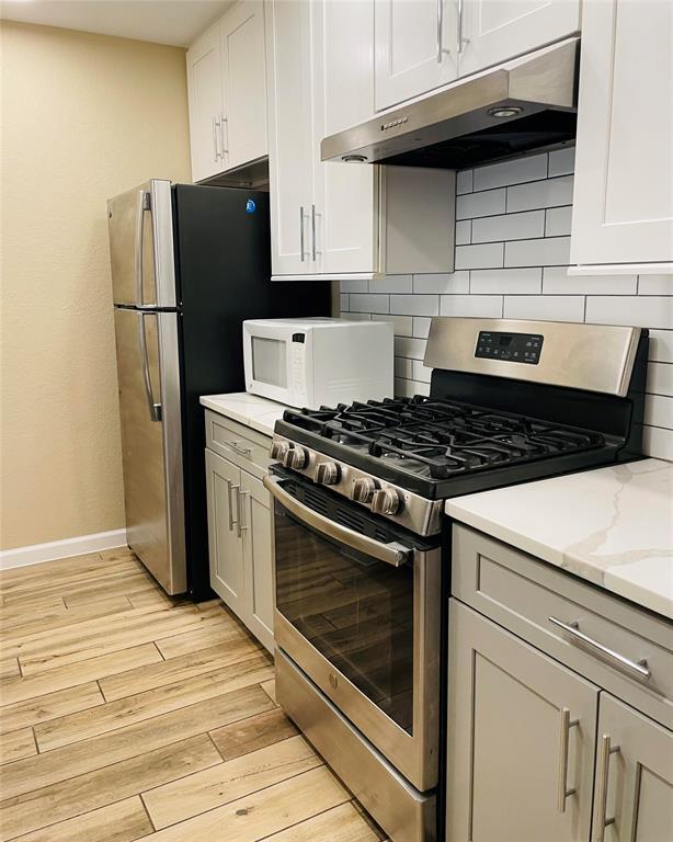Building Photo - 8322 Greenslope Dr