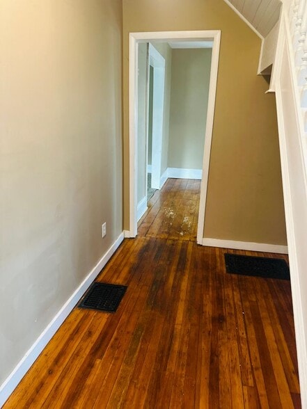 Building Photo - 15 Van Patten St