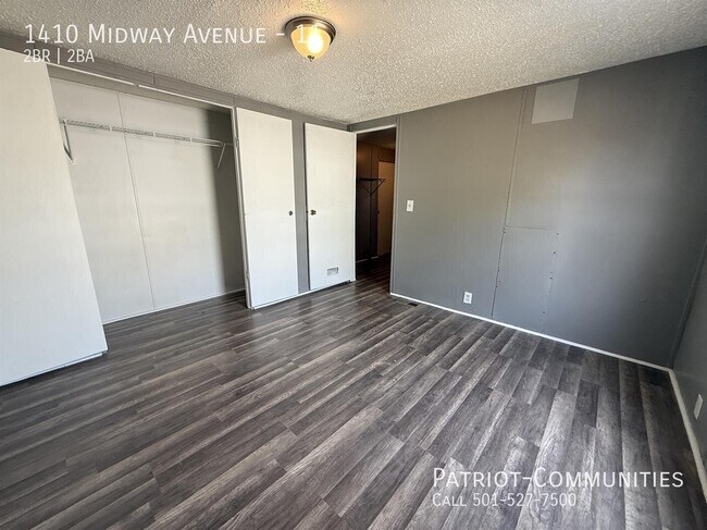 Building Photo - 1410 Midway Ave
