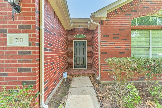 Building Photo - 731 Chase View Dr