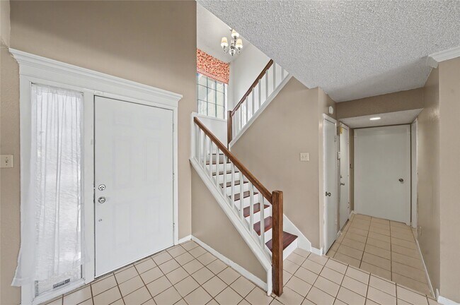 Building Photo - 3206 Sturbridge Ln