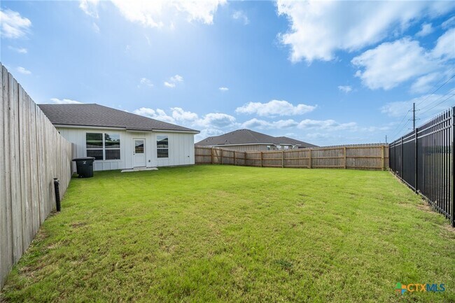 Building Photo - 8901 Prickly Ash Dr