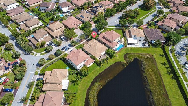 Building Photo - 3616 SE 2nd Dr