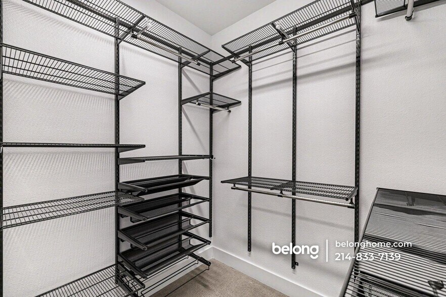 Building Photo - 860 Bandera Ct