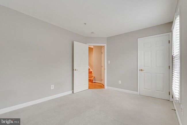 Building Photo - 8872 Ashgrove House Ln