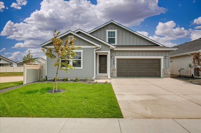 Primary Photo - Beautiful 5 Bedroom Home in Nampa, Great L...