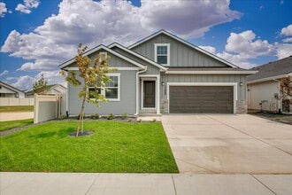 Building Photo - Beautiful 5 Bedroom Home in Nampa, Great L...
