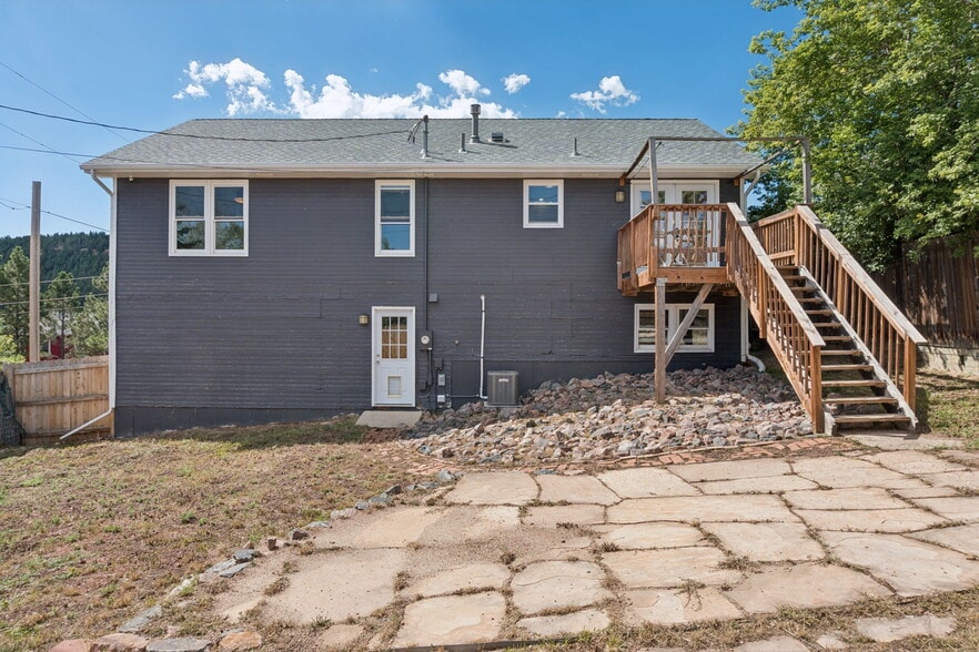 Building Photo - 103 Aurelia Ave