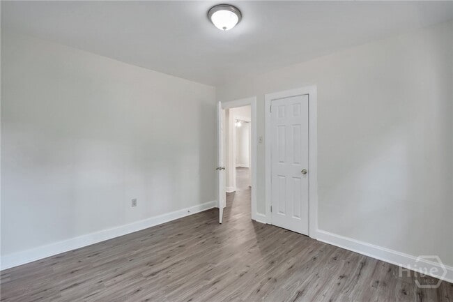 Building Photo - 405 S Baldwin Cir