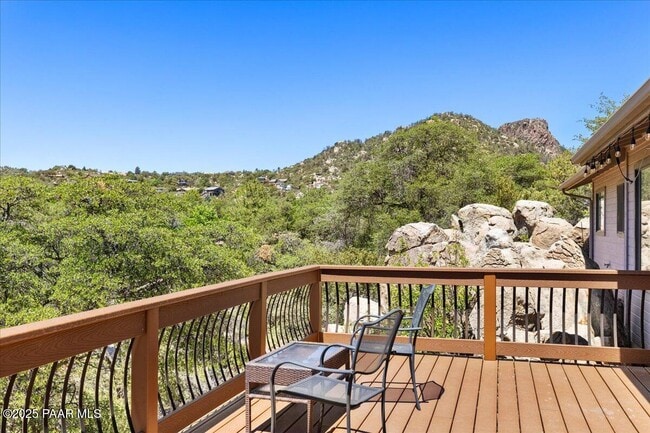 Building Photo - 1844 Foothill Dr