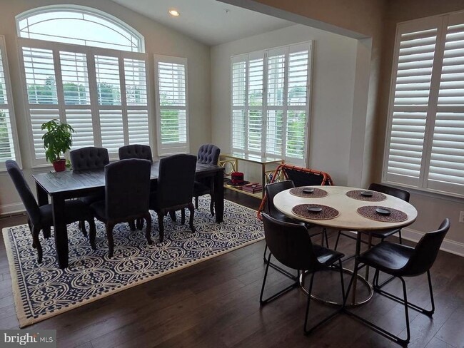 Building Photo - 4533 Shakespeare Cir