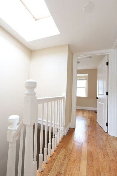 Building Photo - 3 Saint James Pl
