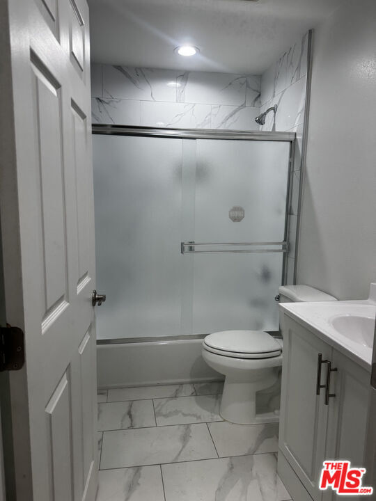 Building Photo - 731 E 33rd St