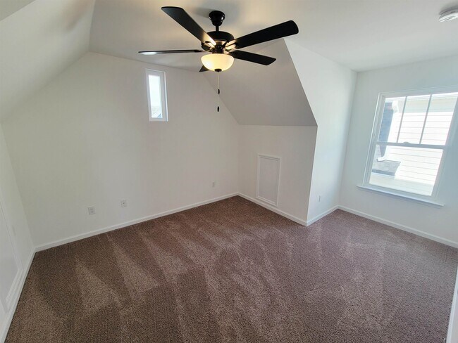 Building Photo - 1367 Landon Hills Dr